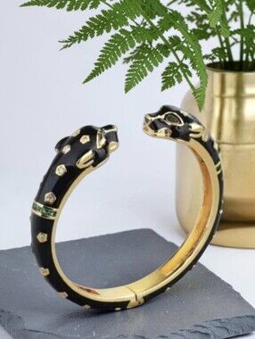 Fun 18k Gold Plated Onyx Enamel Emerald Crystal Eyes Duo Panther Head Bracelet